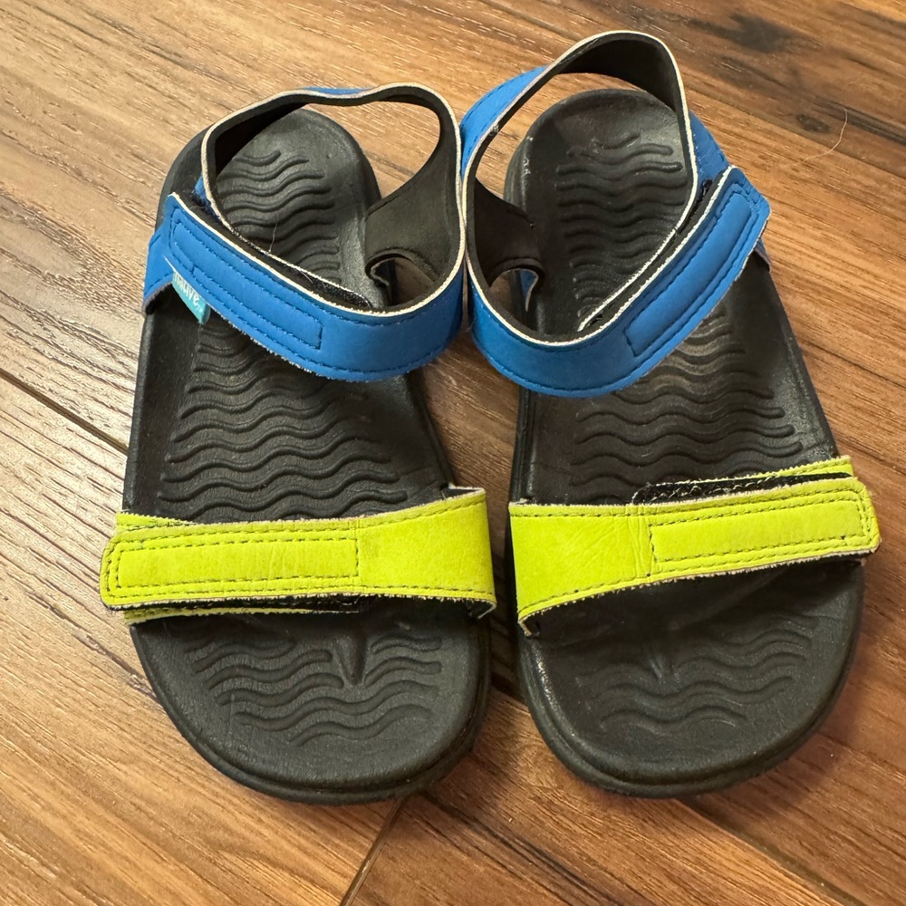 Native Toddler Sandals- size 9